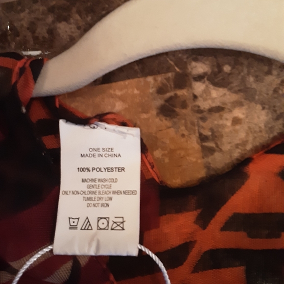 Kimono Wrap. One size fits all. Red black & maroon - Picture 2 of 6